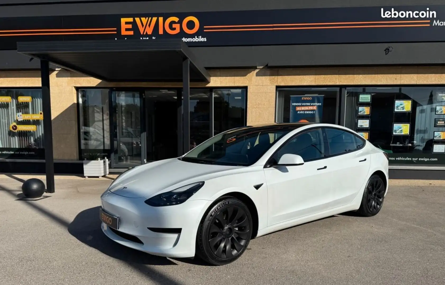 Tesla Model 3 model-3 electric 325ch 60kwh standard-plus licorne bva Weiß - 1