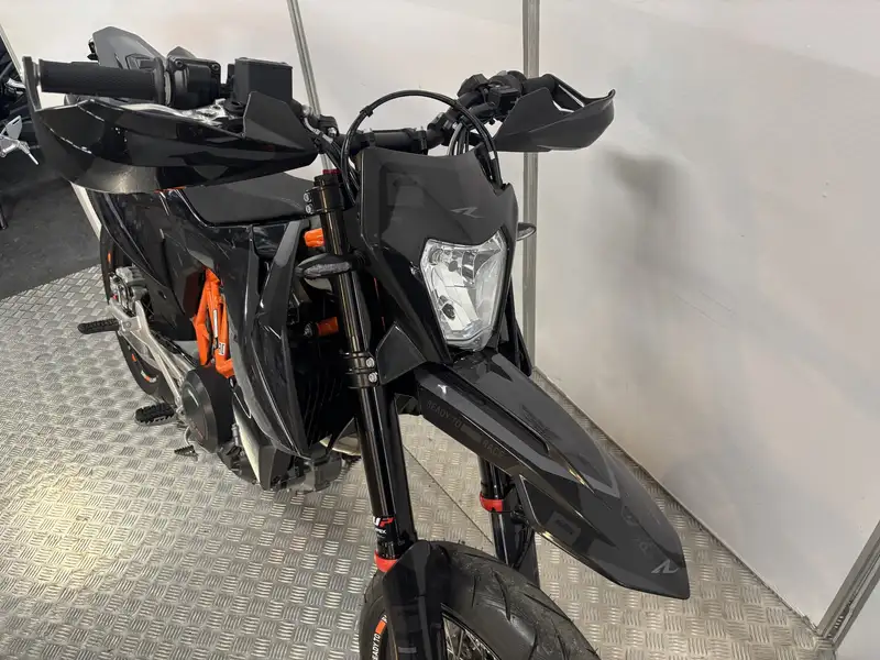 KTM 690 SMC R - foto 5