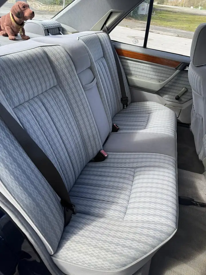 Mercedes-Benz Baureihe 124 260 E (124.026), foto 12