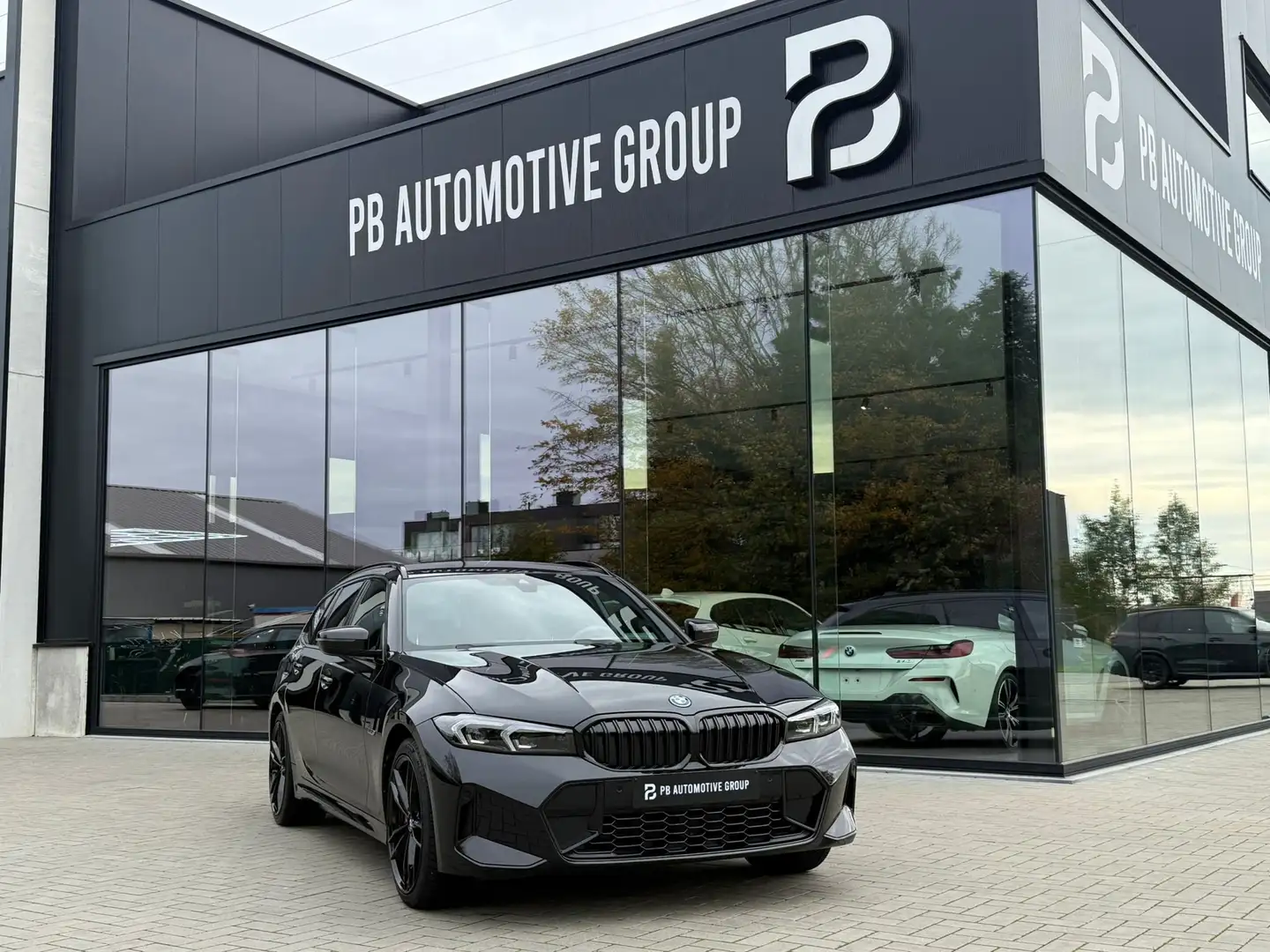 BMW 330 330e-Laser-Facelift-Curved Display-Cam-H&K-19inch Zwart - 1