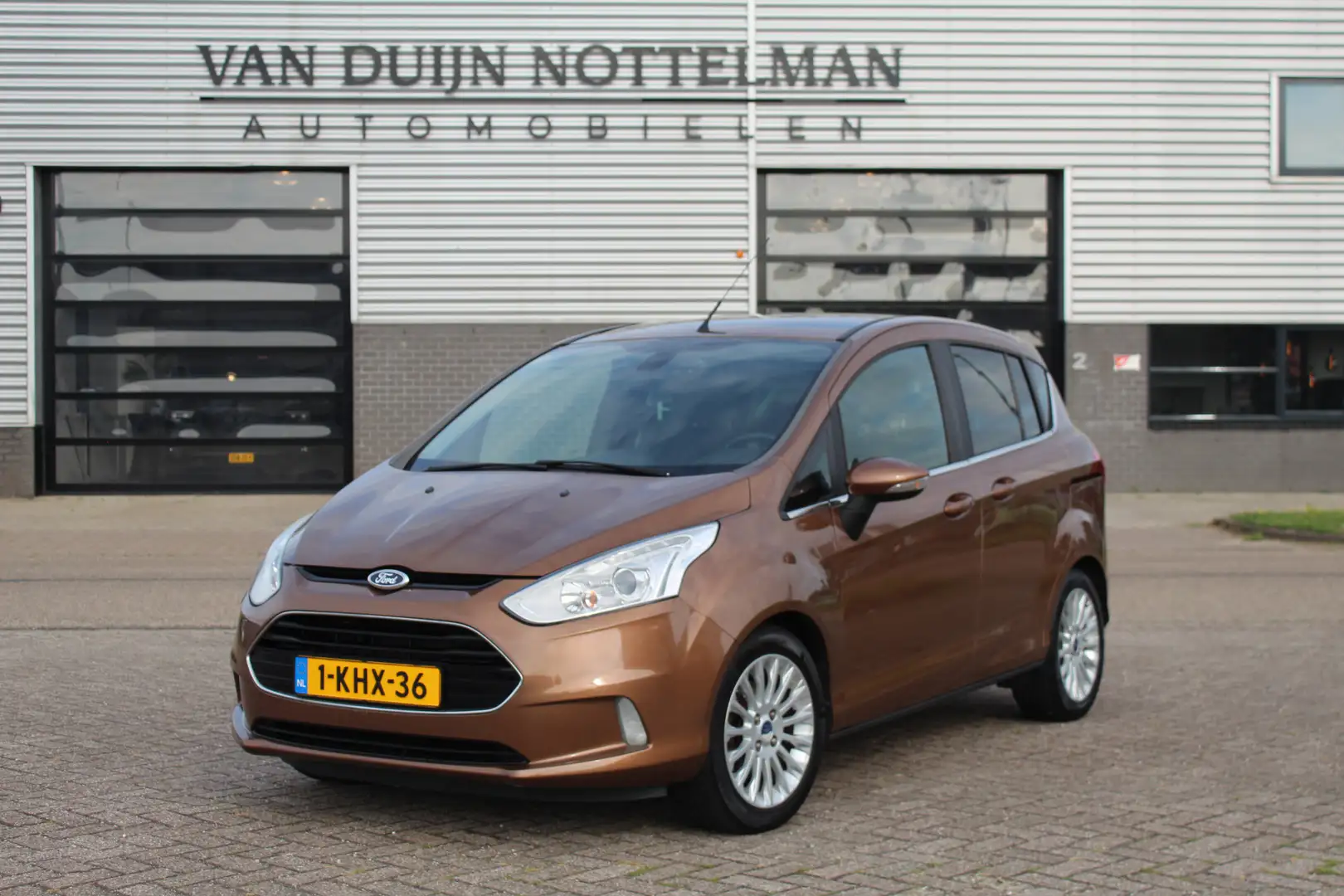 Ford B-Max 1.6 TI-VCT Titanium / Automaat / Panoramadak / N.A Коричневий - 1