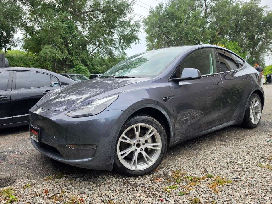 2023 Tesla Model Y LFP BATTERY CHARGE TO 100%-CLEAN CARFAX-CERTIFIED