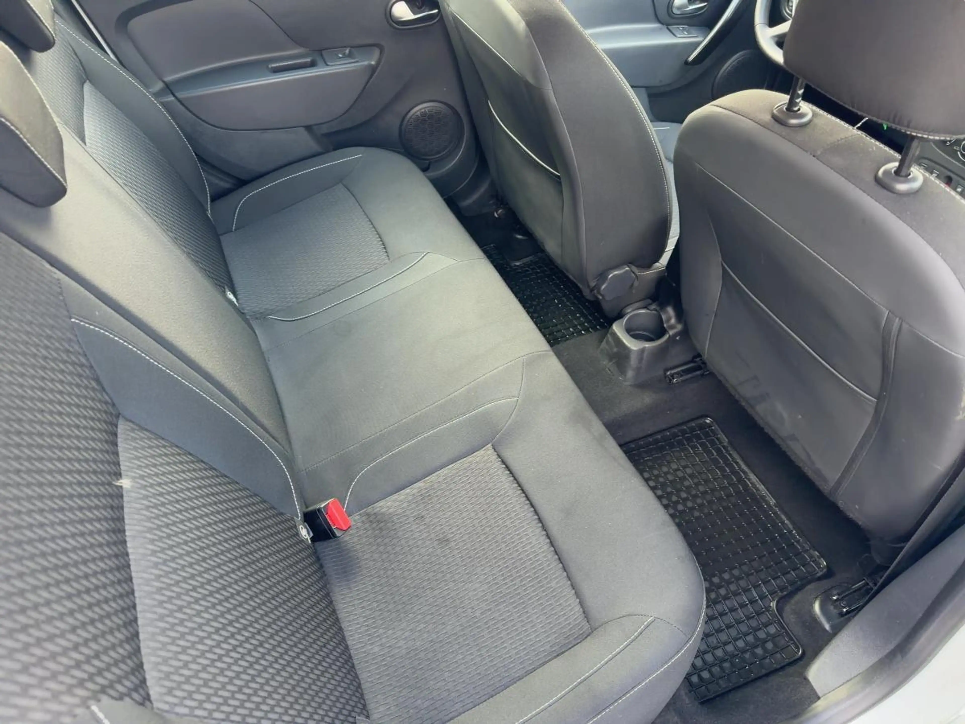 Dacia Logan TCe90 Comfort WINTERRÄDER/STANDHEIZUNG — photo 12