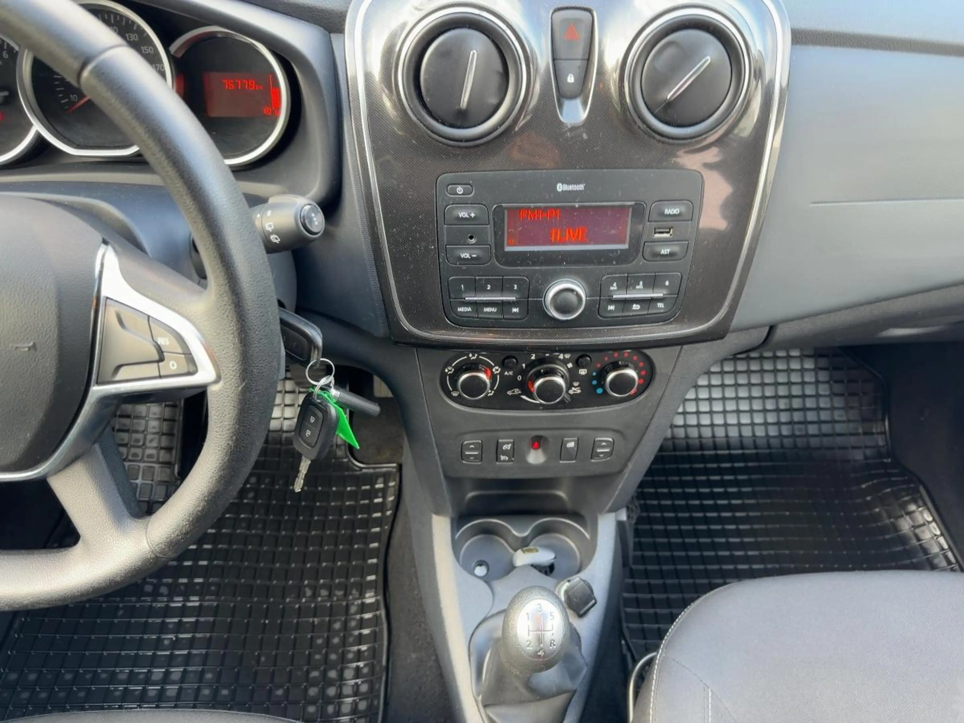 Dacia Logan TCe90 Comfort WINTERRÄDER/STANDHEIZUNG — photo 10