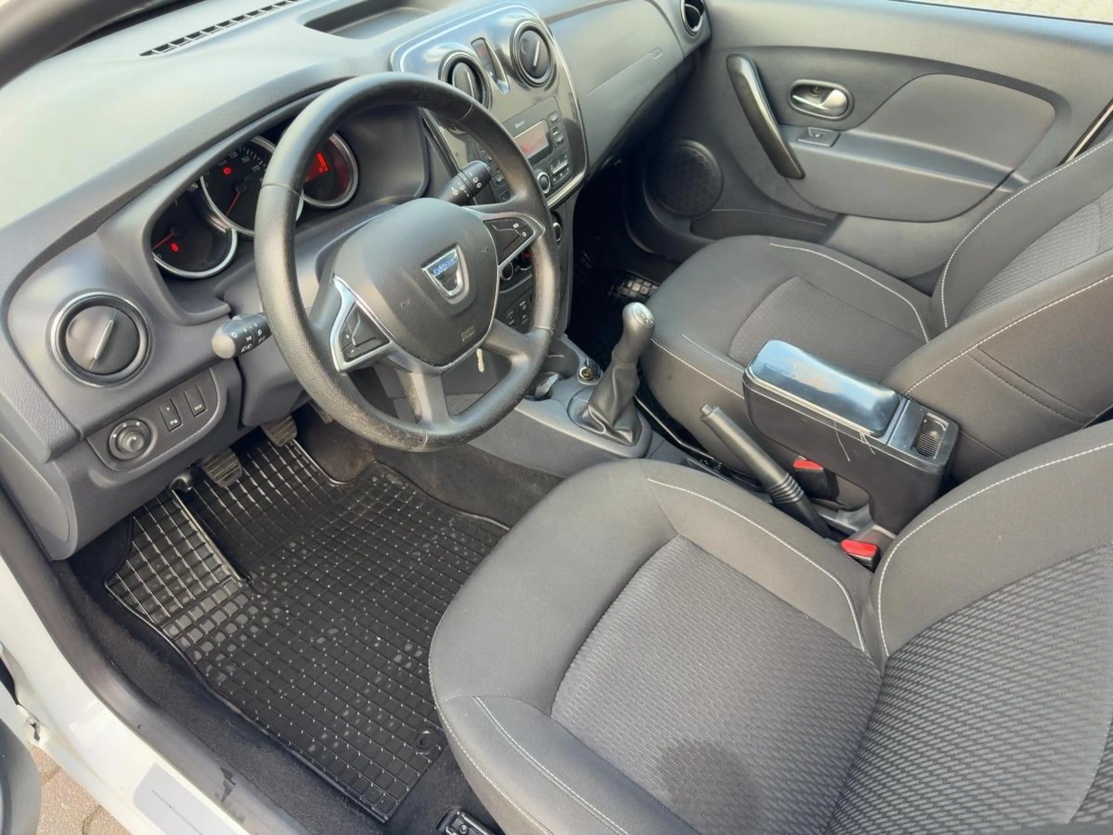 Dacia Logan TCe90 Comfort WINTERRÄDER/STANDHEIZUNG — photo 14
