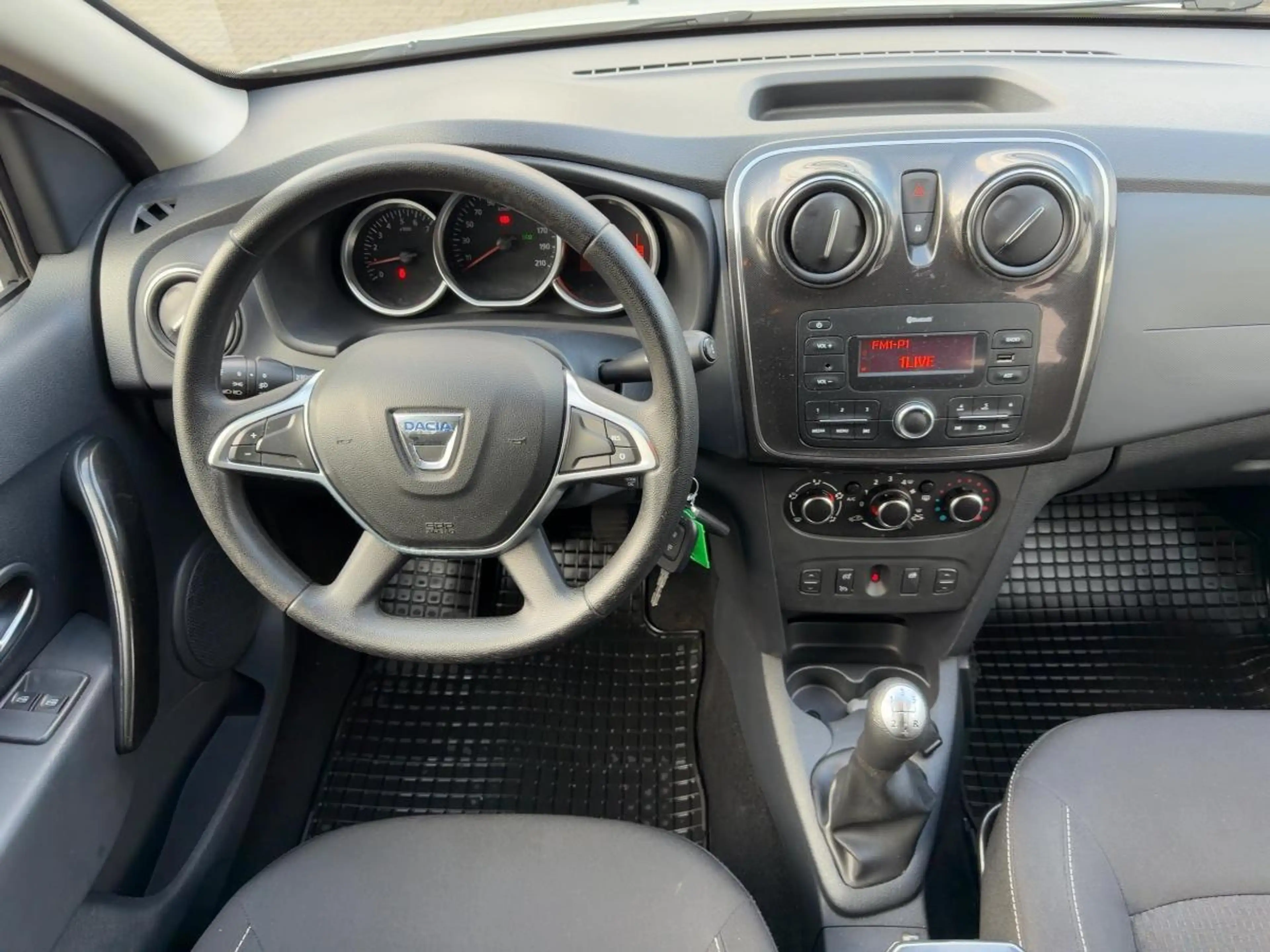 Dacia Logan TCe90 Comfort WINTERRÄDER/STANDHEIZUNG — photo 8