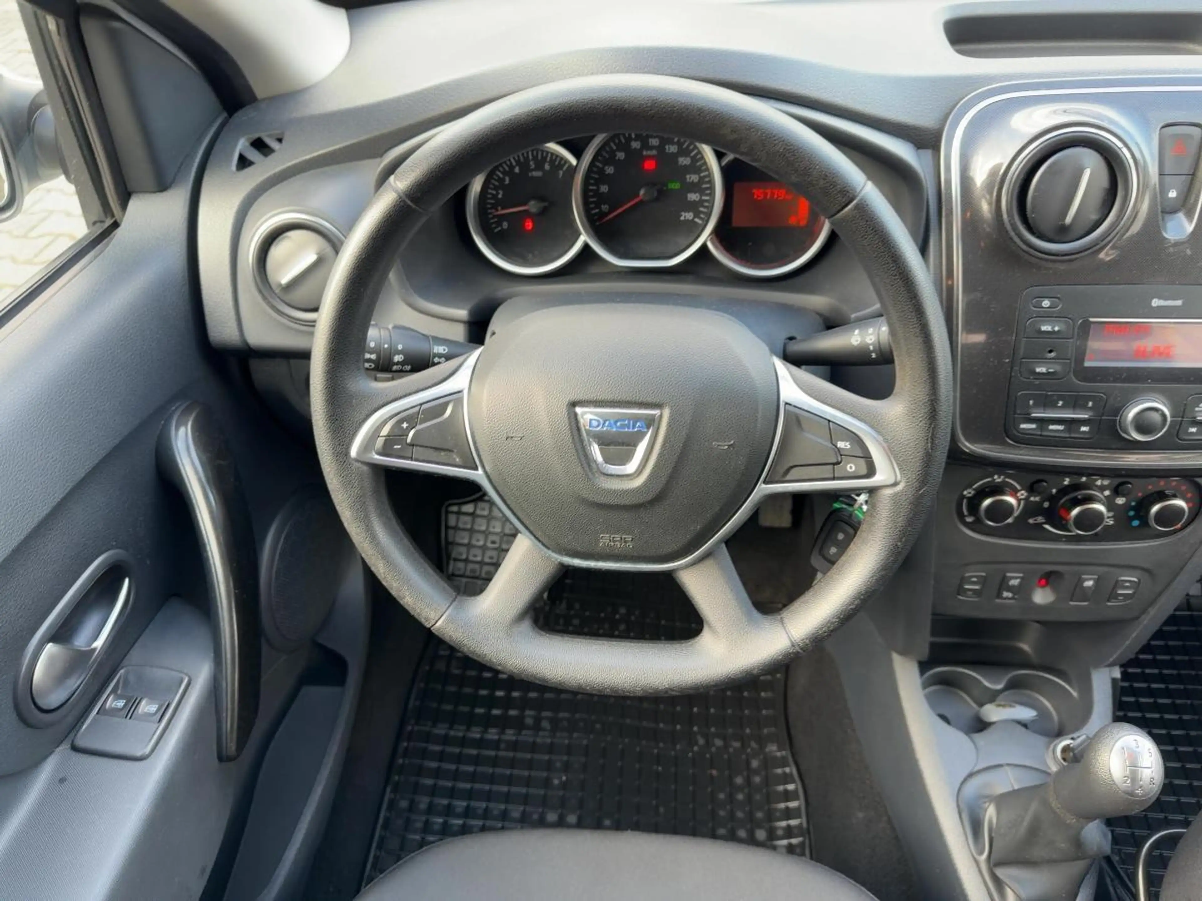 Dacia Logan TCe90 Comfort WINTERRÄDER/STANDHEIZUNG — photo 9