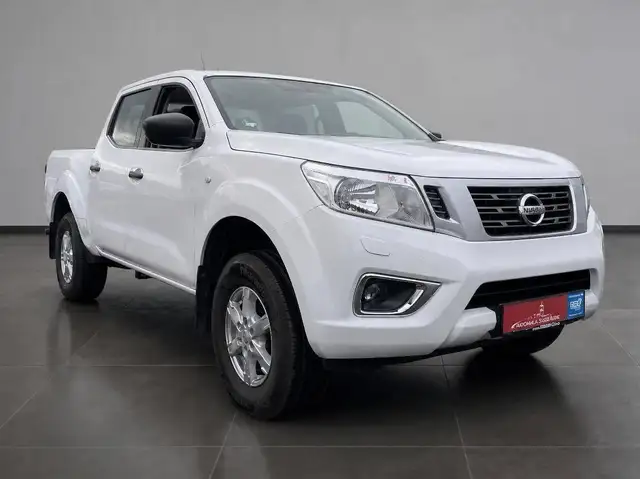 Nissan NP300 Visia Double Cab 4x4