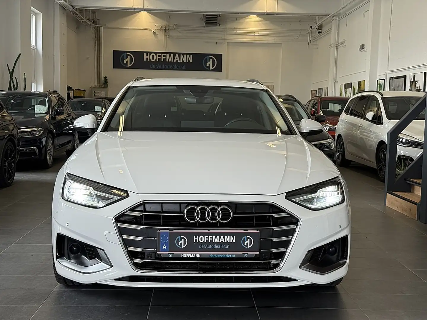 Audi A4 Avant 30 TDI advanced S-tronic Weiß - 2