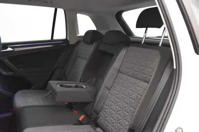 Volkswagen Tiguan view 15