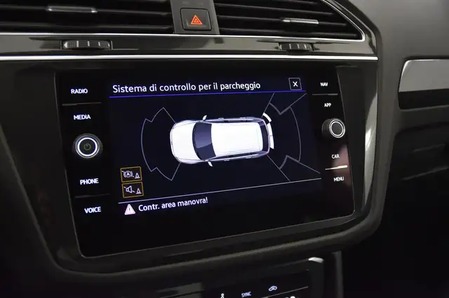 Volkswagen Tiguan view 9