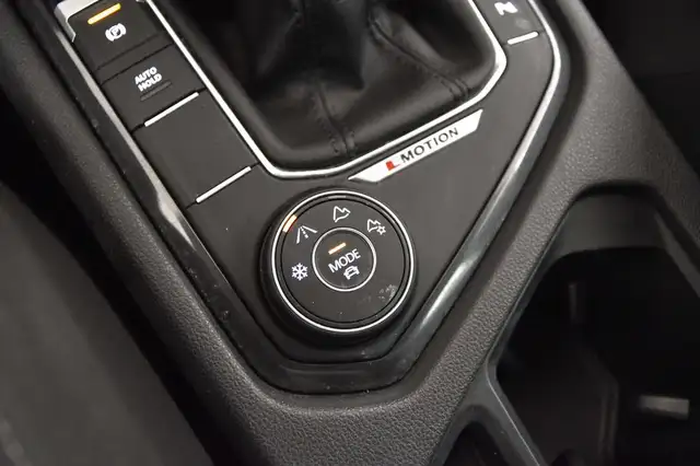 Volkswagen Tiguan view 13