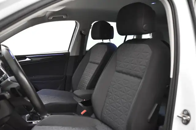 Volkswagen Tiguan view 14
