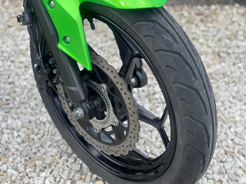 Kawasaki Z 125 - foto 3
