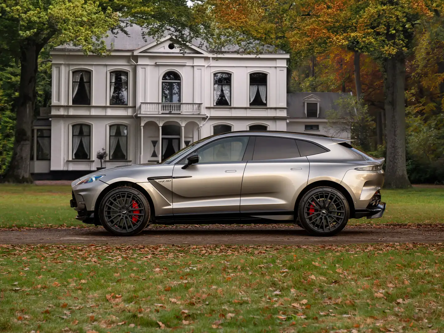 Aston Martin DBX 707 4.0 V8 | Sports Plus Seats | Stoelventilatie | Silber - 1