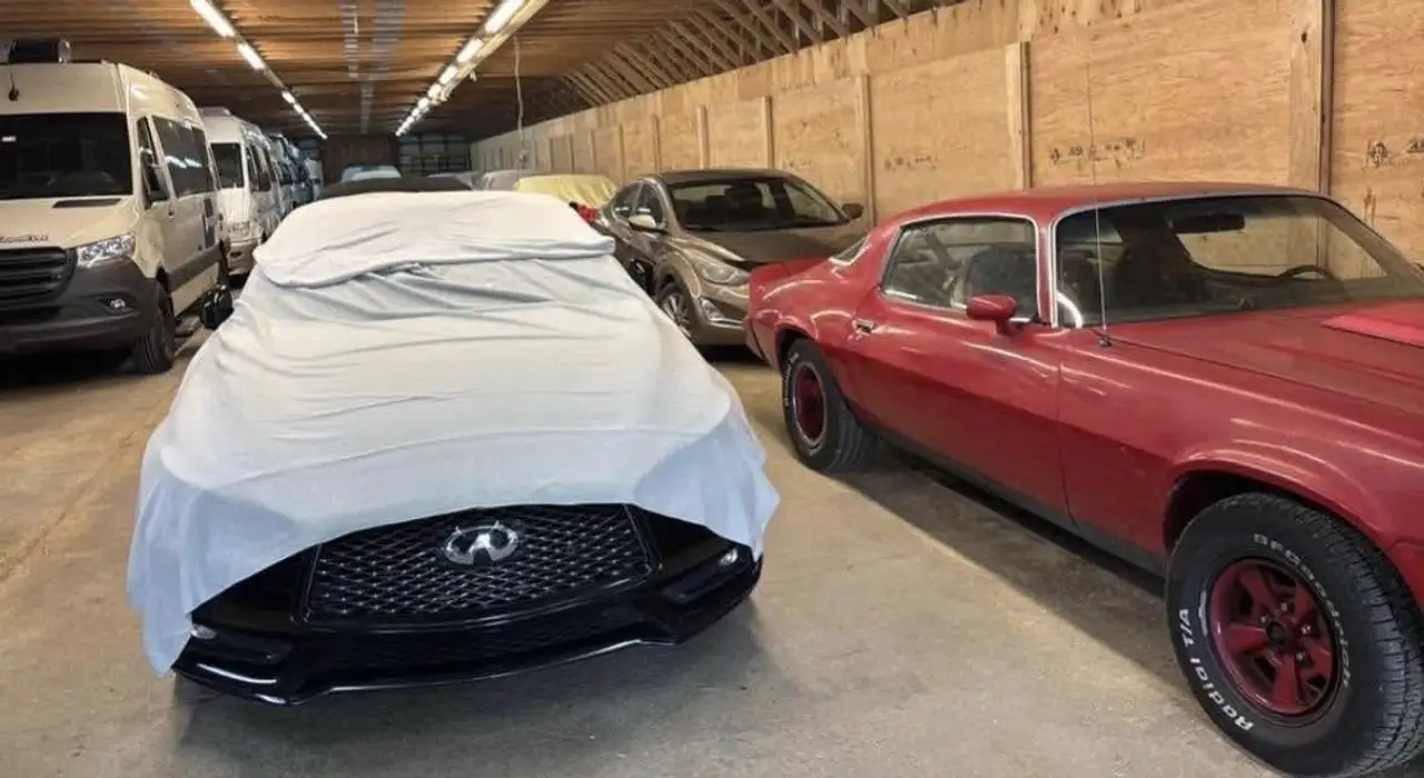 Infiniti Q60 photo Infiniti Q60