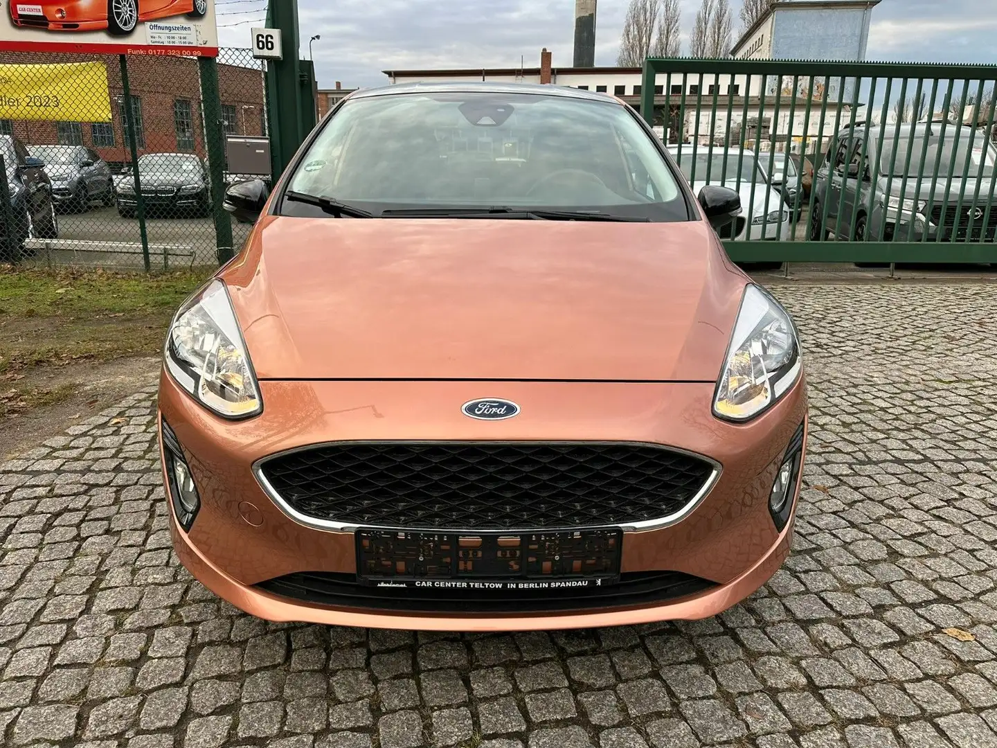 Ford Fiesta 1.Hand Automatik Marrón - 2