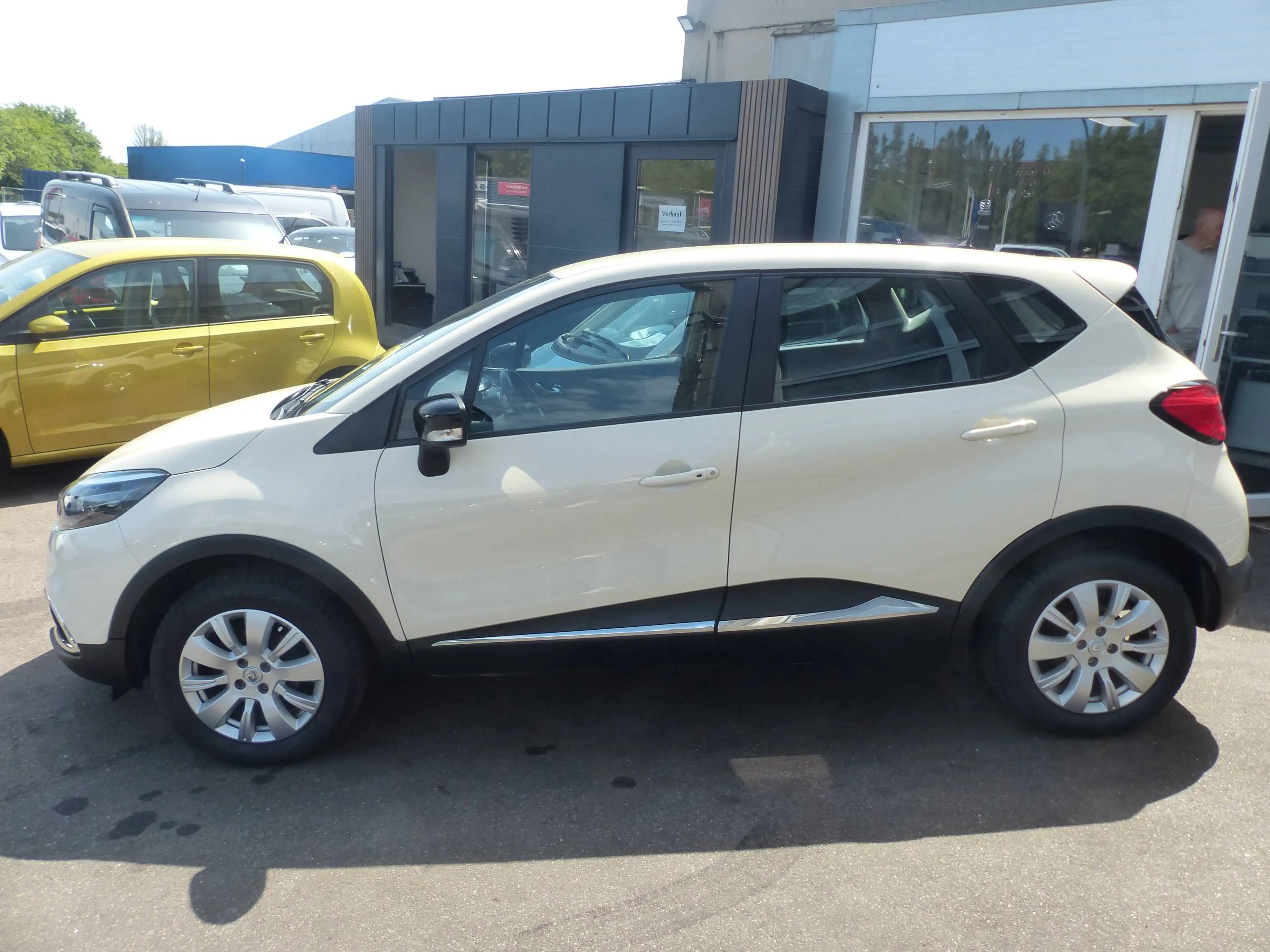 Renault Captur 0.9 Klima Navi Sitzheizung Einparkhilfe hinten Rad — photo 5