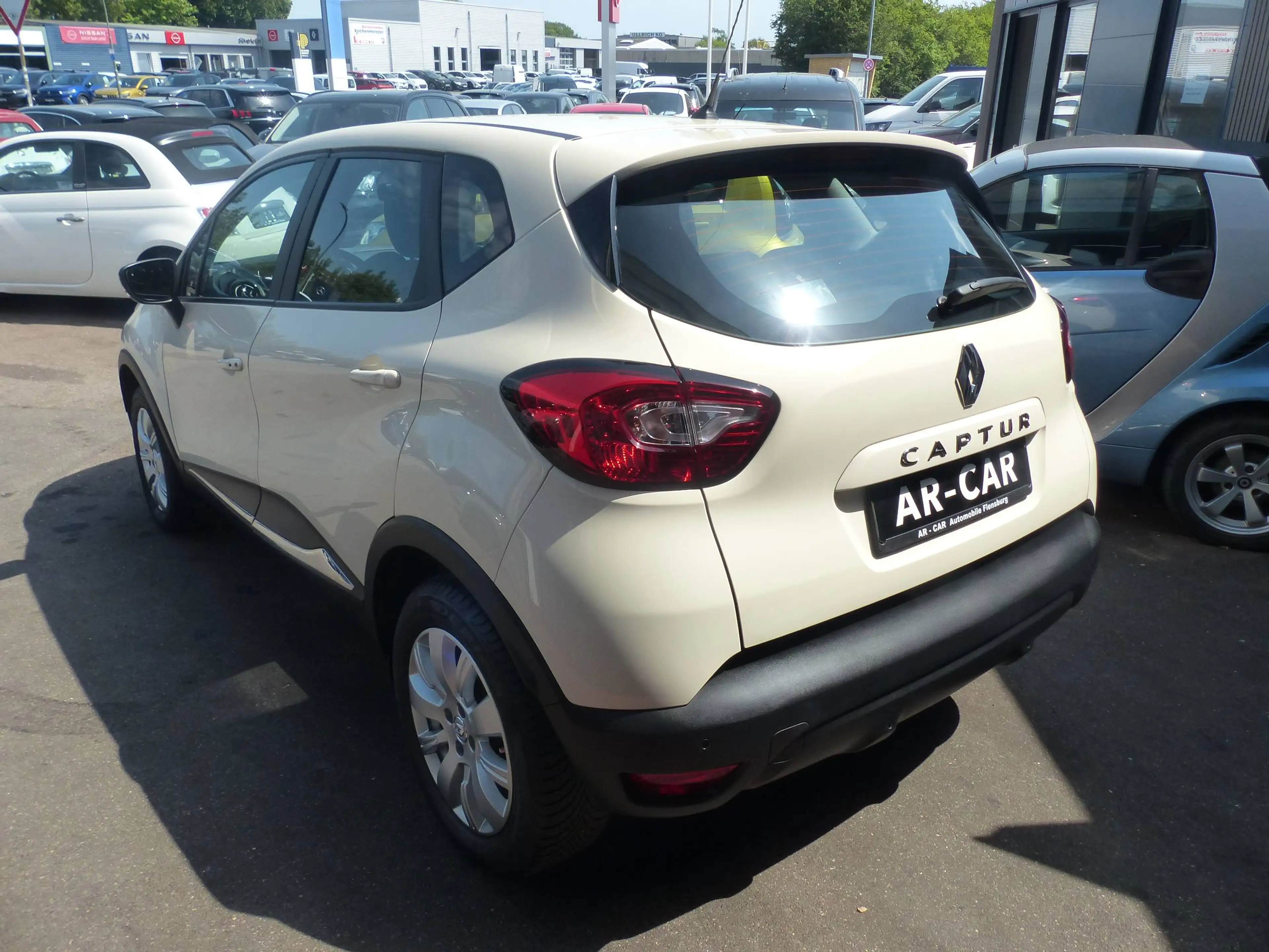 Renault Captur 0.9 Klima Navi Sitzheizung Einparkhilfe hinten Rad — photo 4