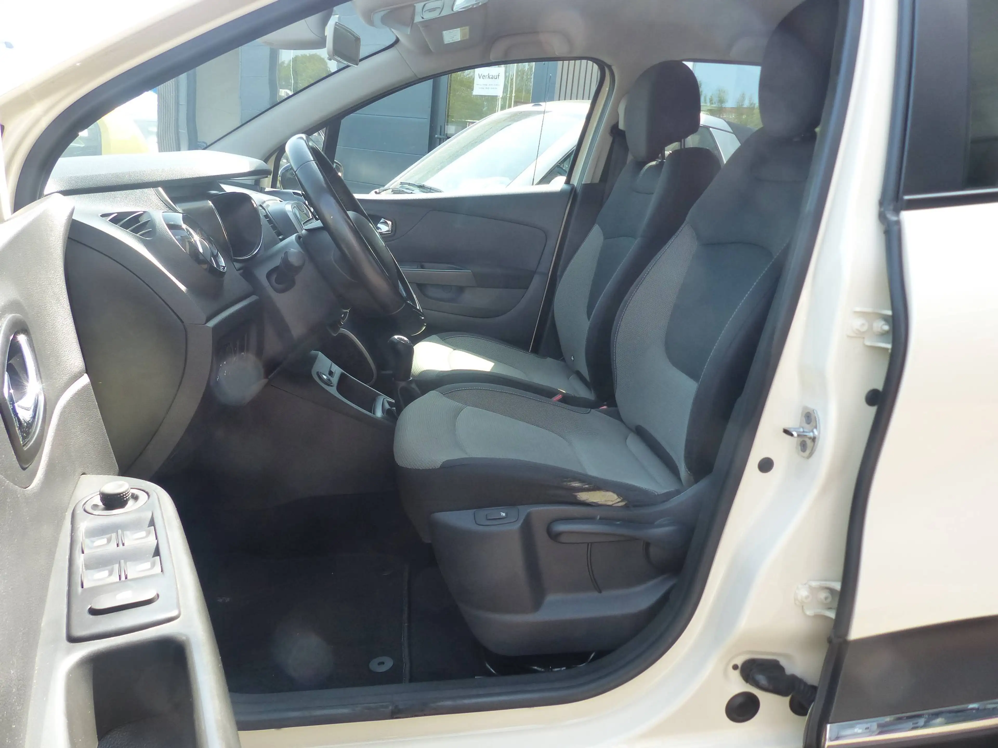 Renault Captur 0.9 Klima Navi Sitzheizung Einparkhilfe hinten Rad — photo 14