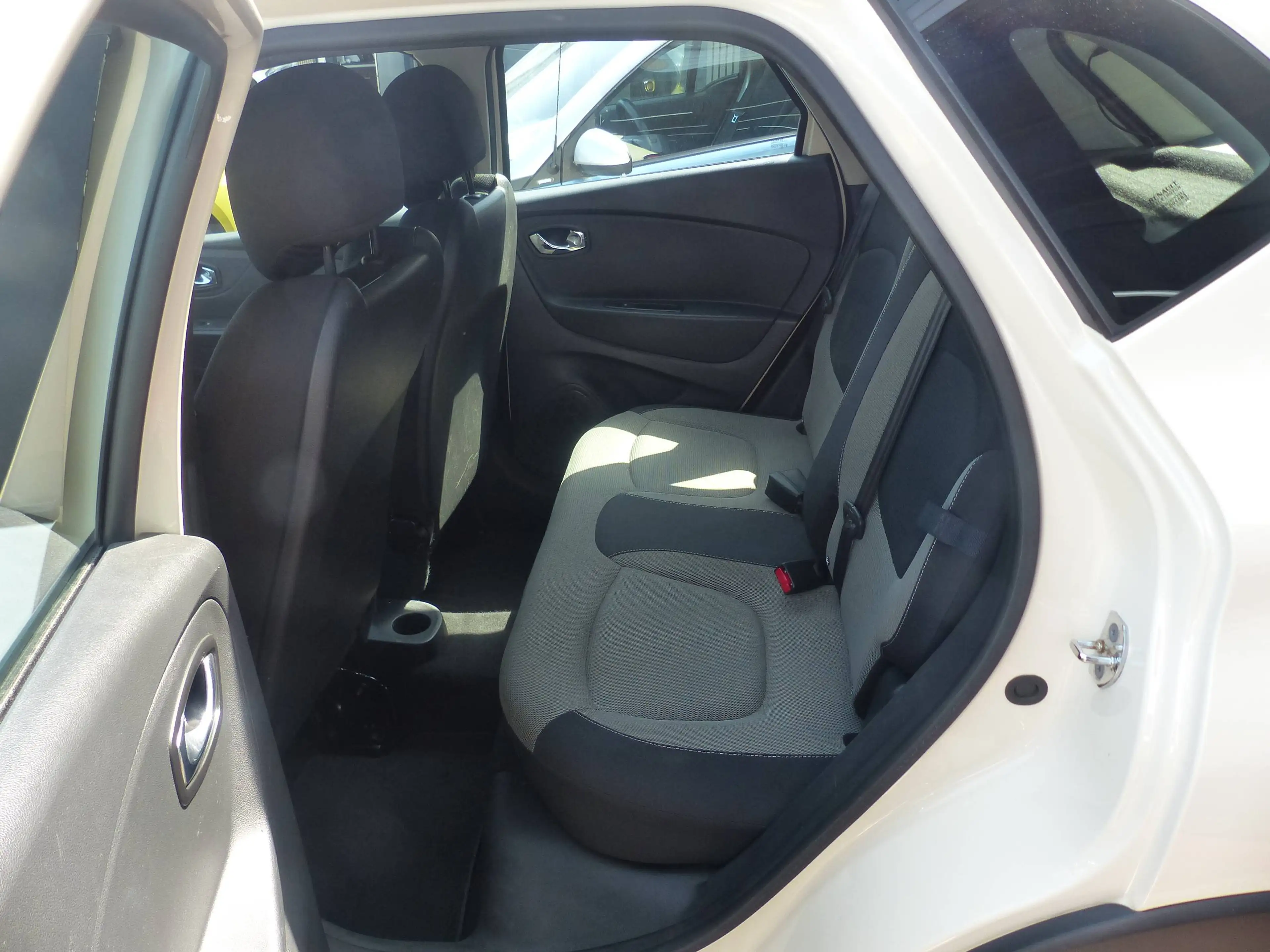 Renault Captur 0.9 Klima Navi Sitzheizung Einparkhilfe hinten Rad — photo 9