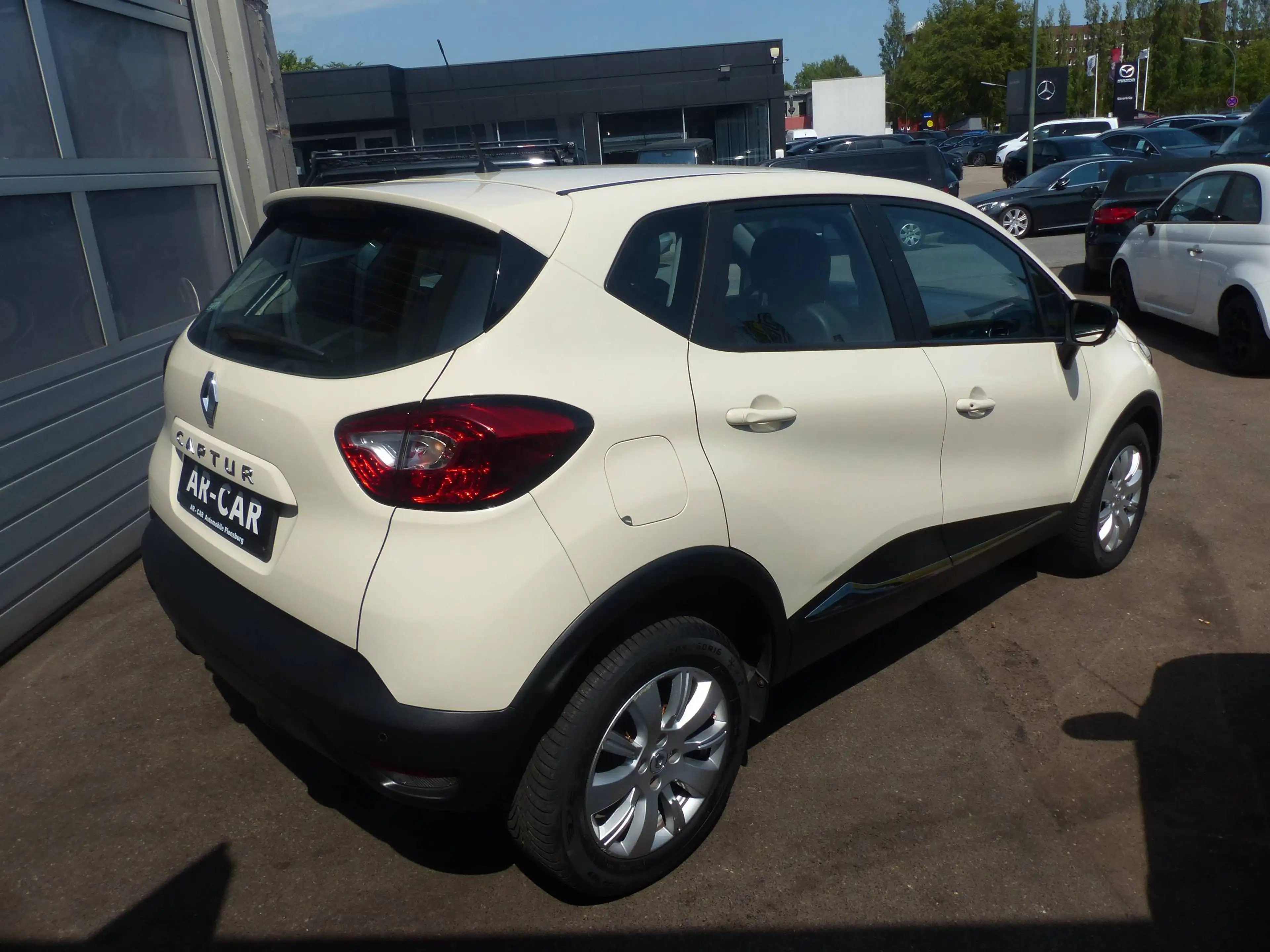 Renault Captur 0.9 Klima Navi Sitzheizung Einparkhilfe hinten Rad — photo 3