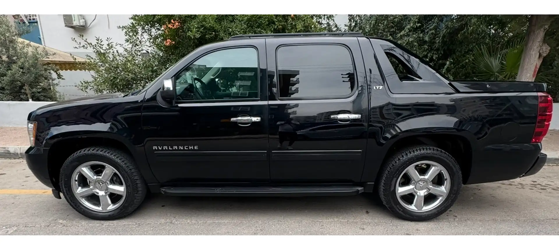Chevrolet Avalanche gereviseerde motor inruil mogelijk Černá - 1