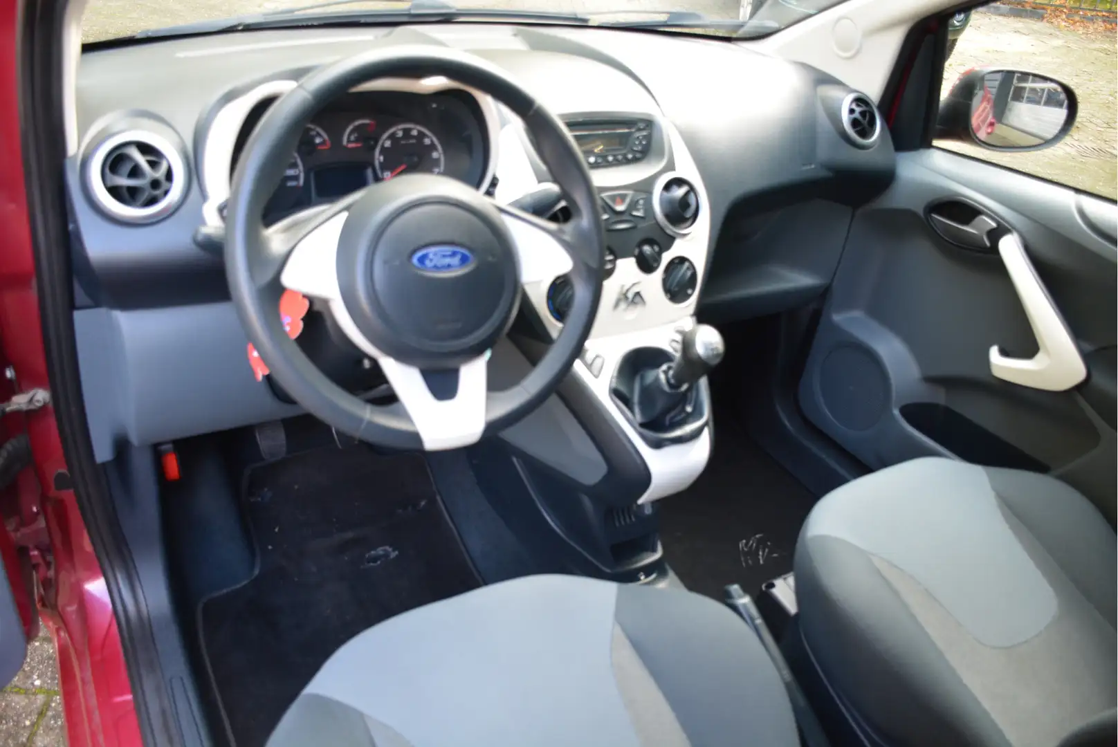 Ford Ka/Ka+ 1.2 Titanium Airco Paars - 2