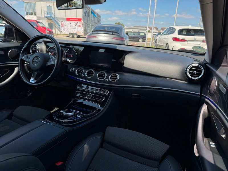 Mercedes-Benz E 220 d T 9G-TRONIC"AVANTGARDE"AHK*KAMERA*NAVI* — photo 12