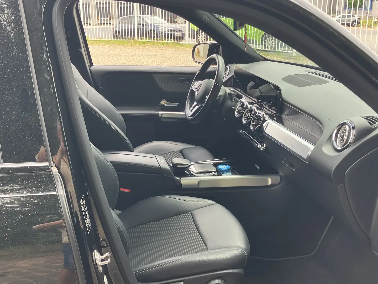 Mercedes-Benz GLB 180 7G-DCT Progressive - 1