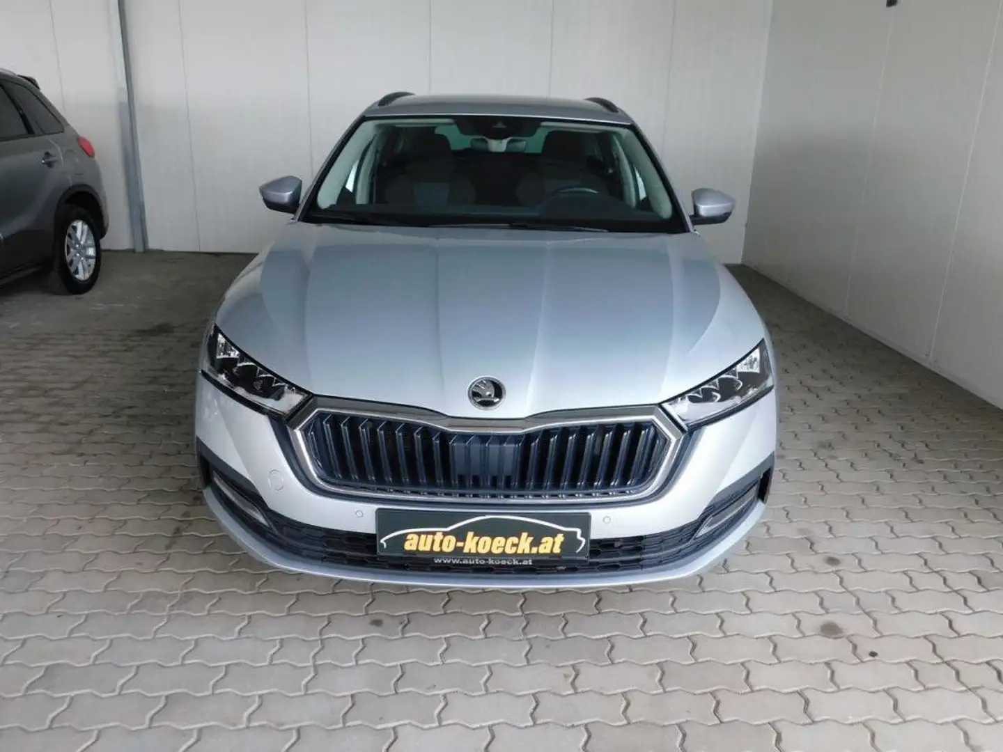 Skoda Octavia Ambition Grau - 2
