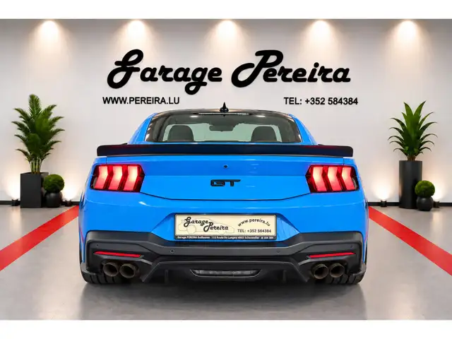 Ford Mustang view 5