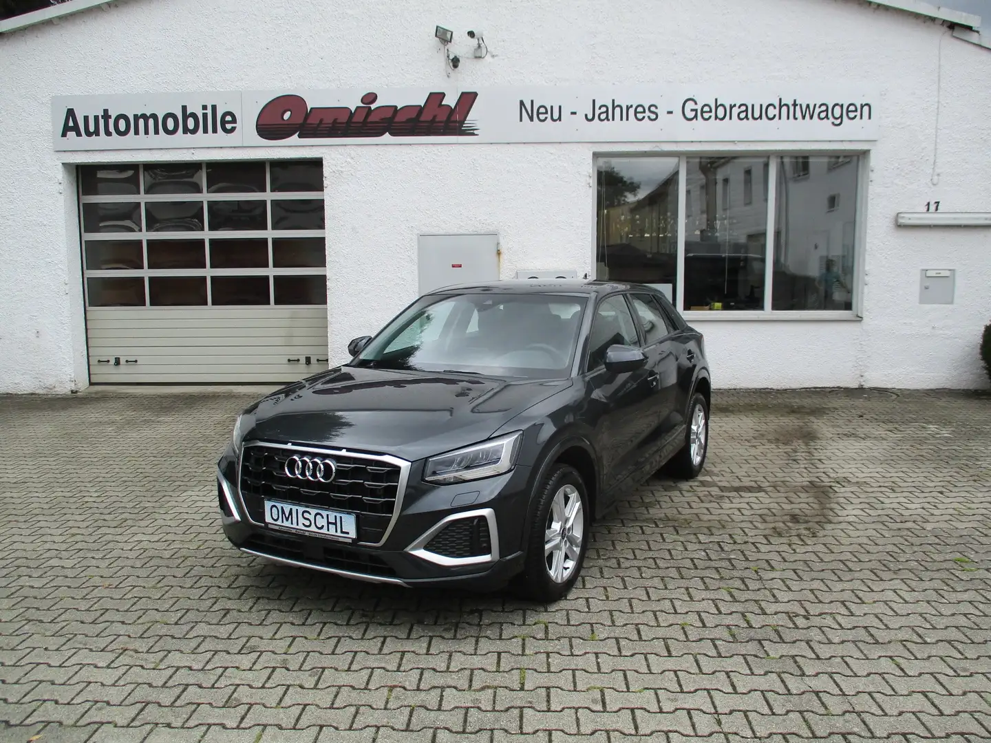 Audi Q2 35 TFSI S tronic Advanced LED PDC Kamera NAVI Grau - 1