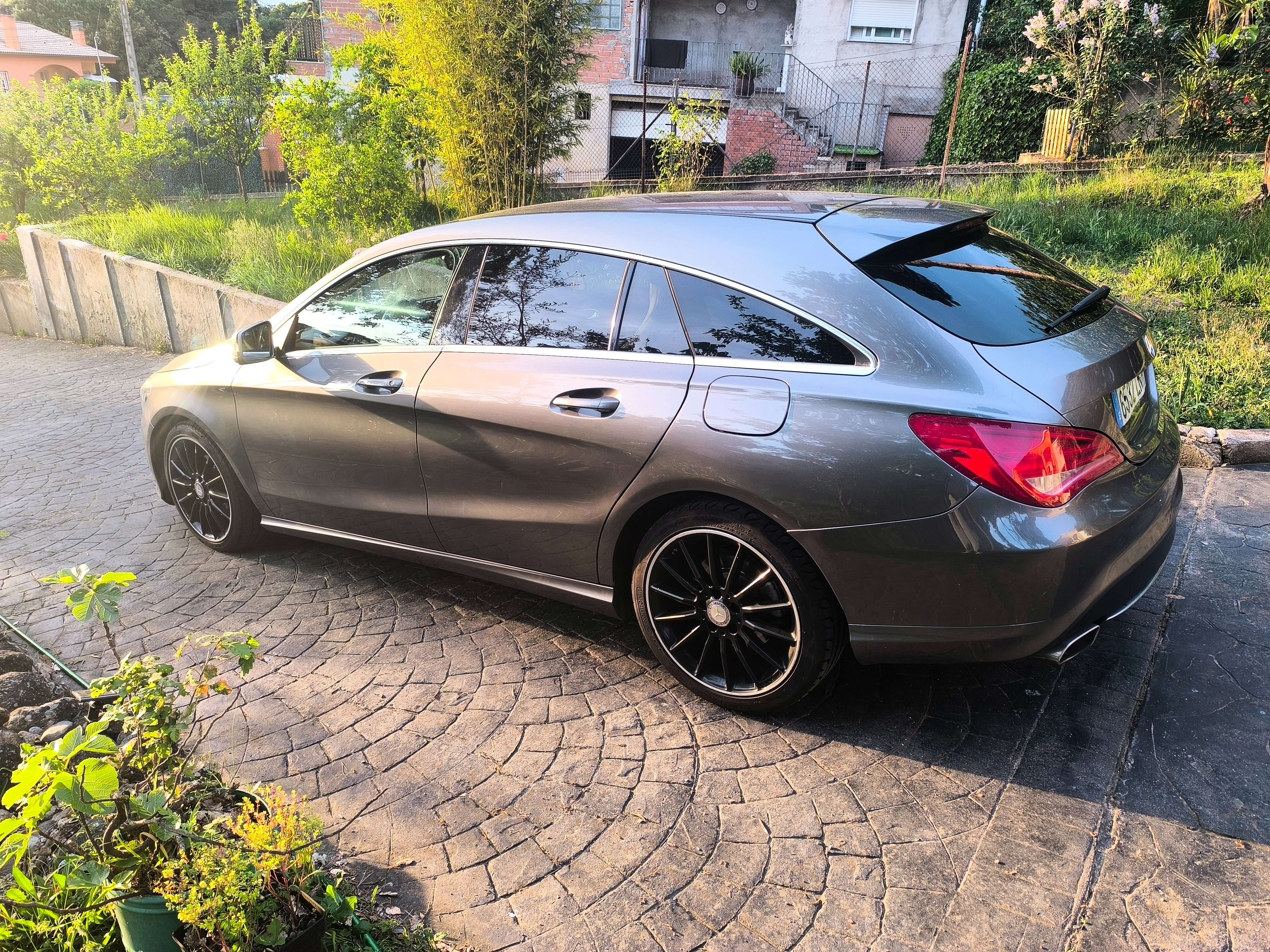 Mercedes-Benz CLA 200 CLA Shooting Brake 200d AMG Line 7G-DCT AMG Line - foto 1