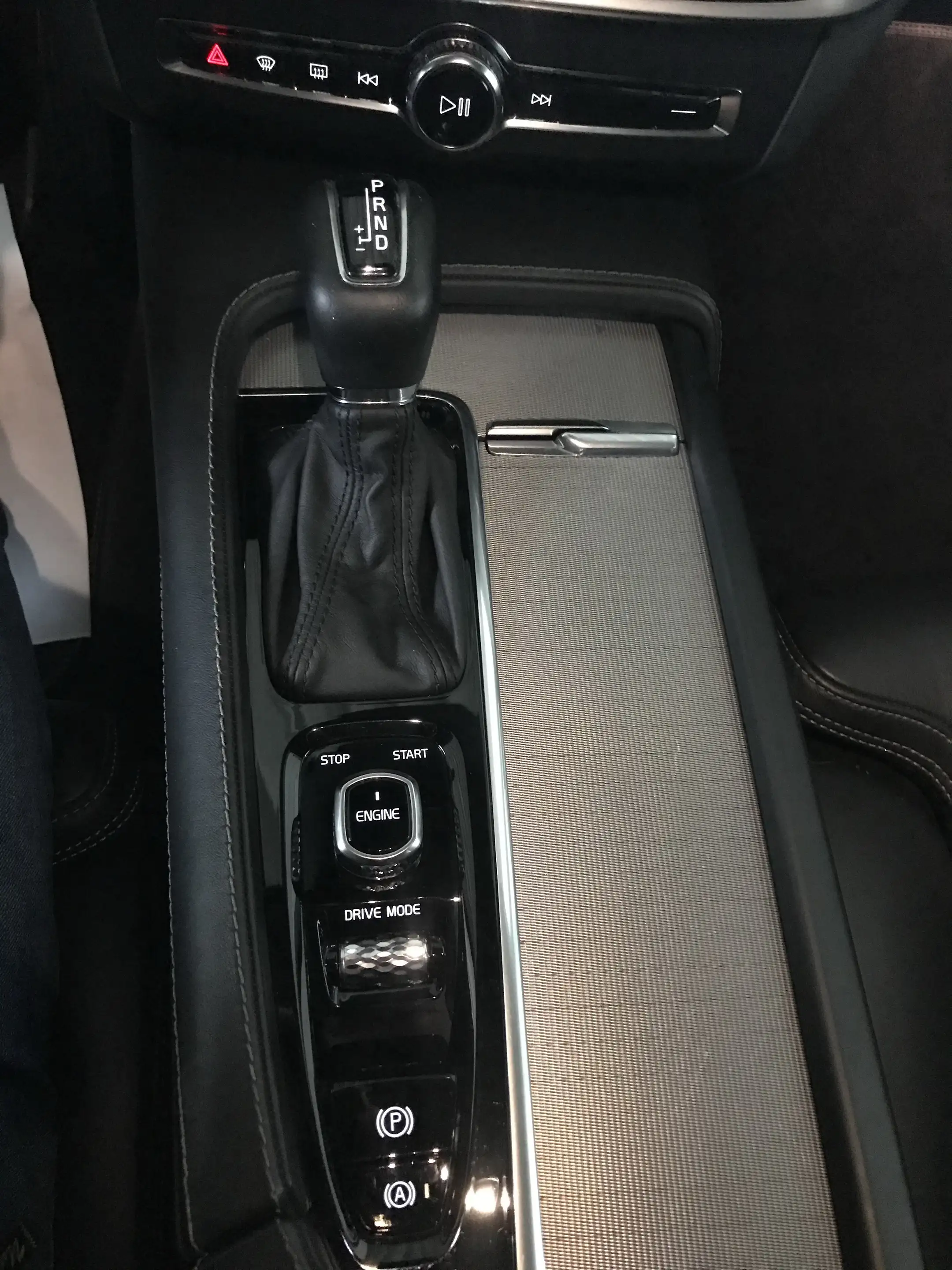 Volvo S90 Inscription D4 — photo 17