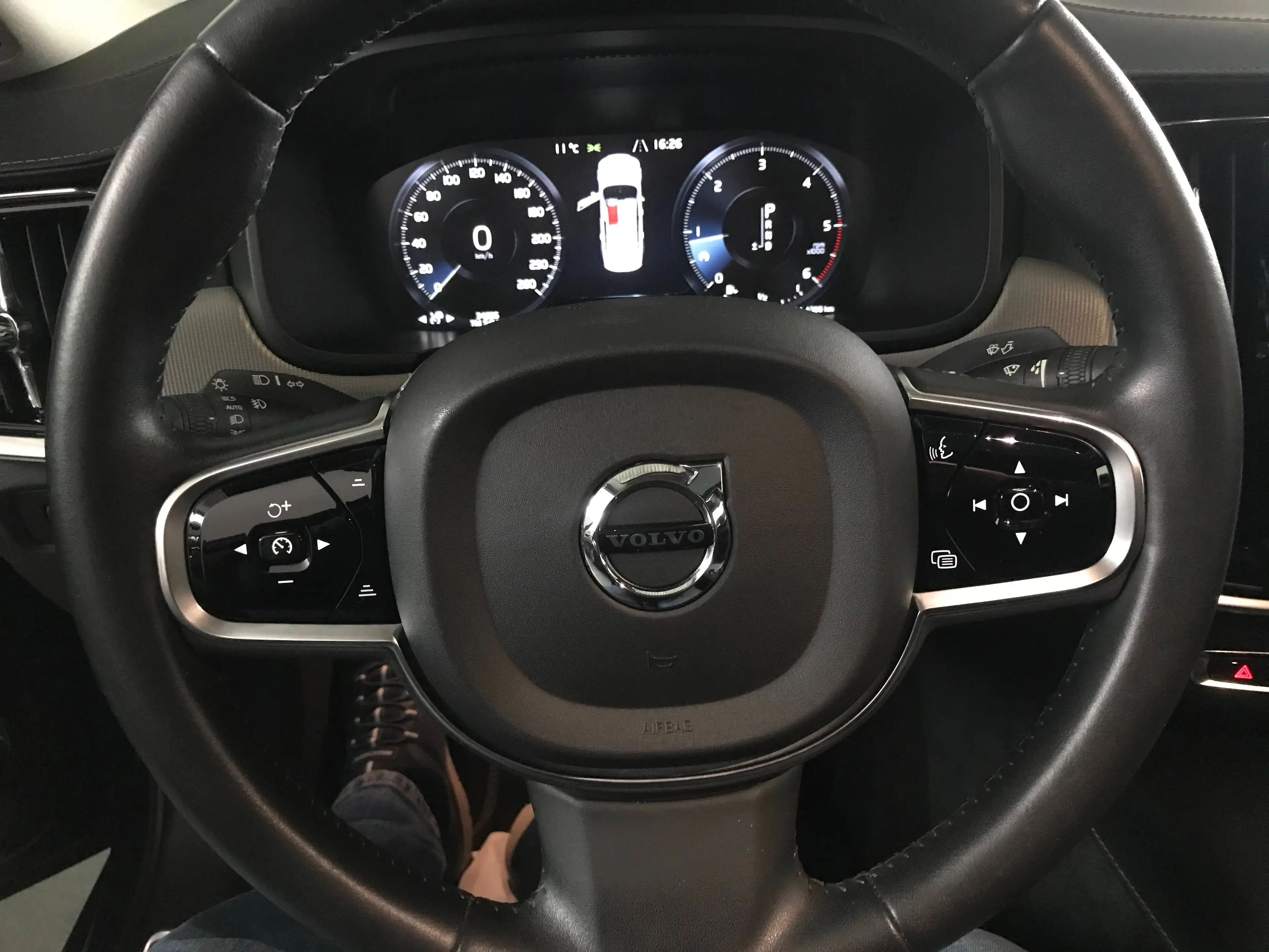 Volvo S90 Inscription D4 — photo 16