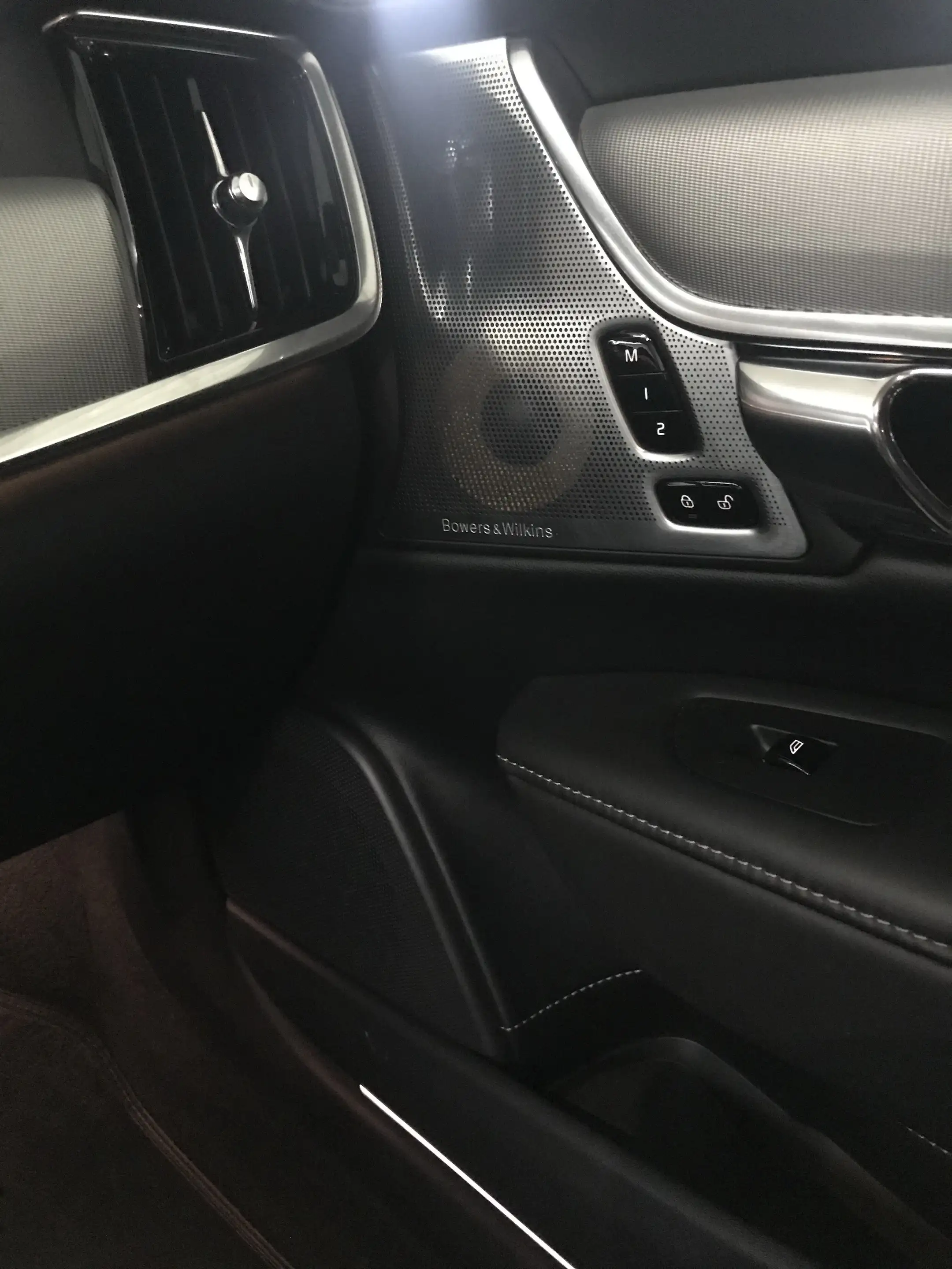 Volvo S90 Inscription D4 — photo 27