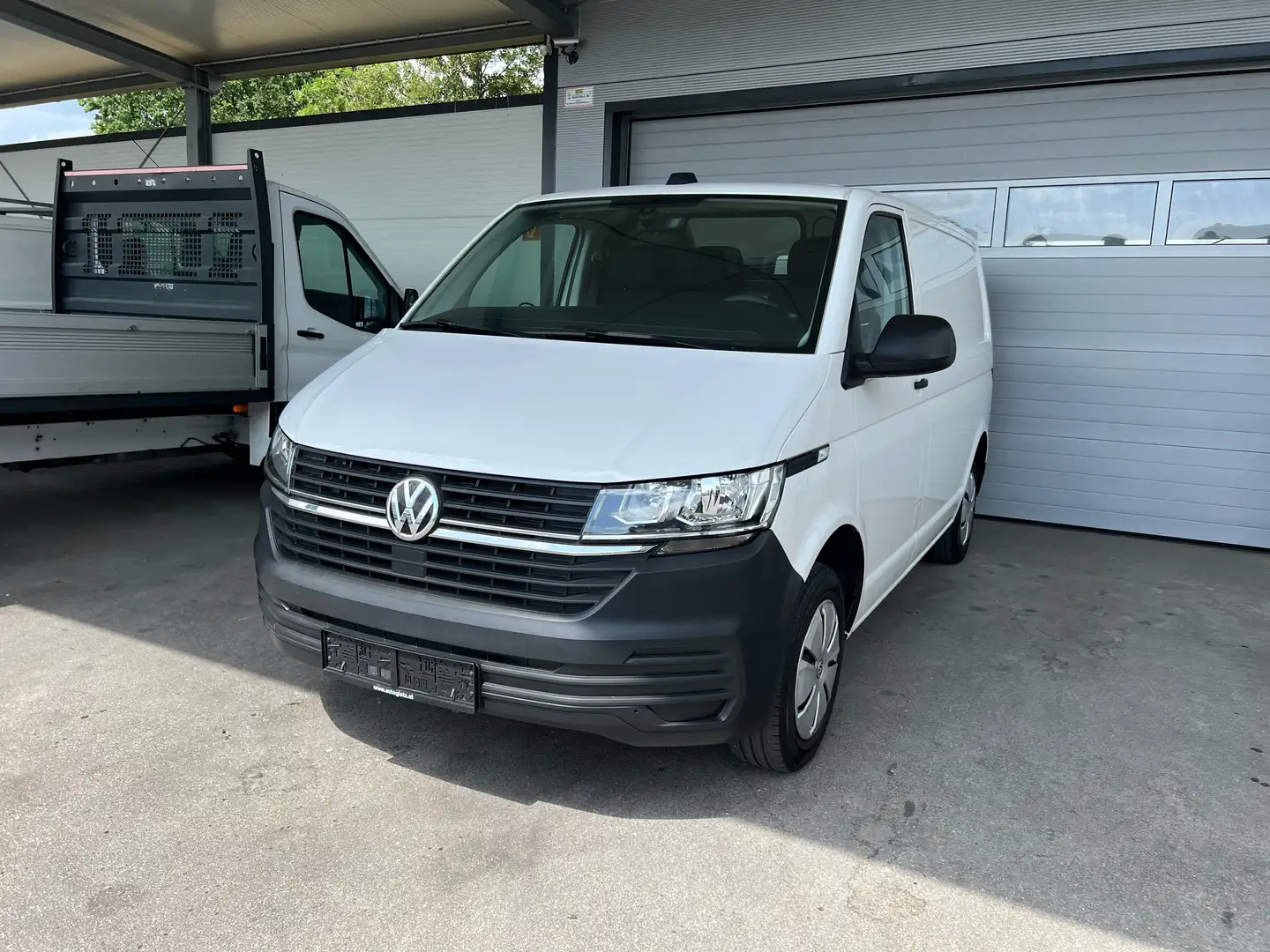 Volkswagen T6.1 Transporter Kastenwagen 2,0 TDI ANHÄNGEVORRICHTUNG/KLIMA Weiß - 2