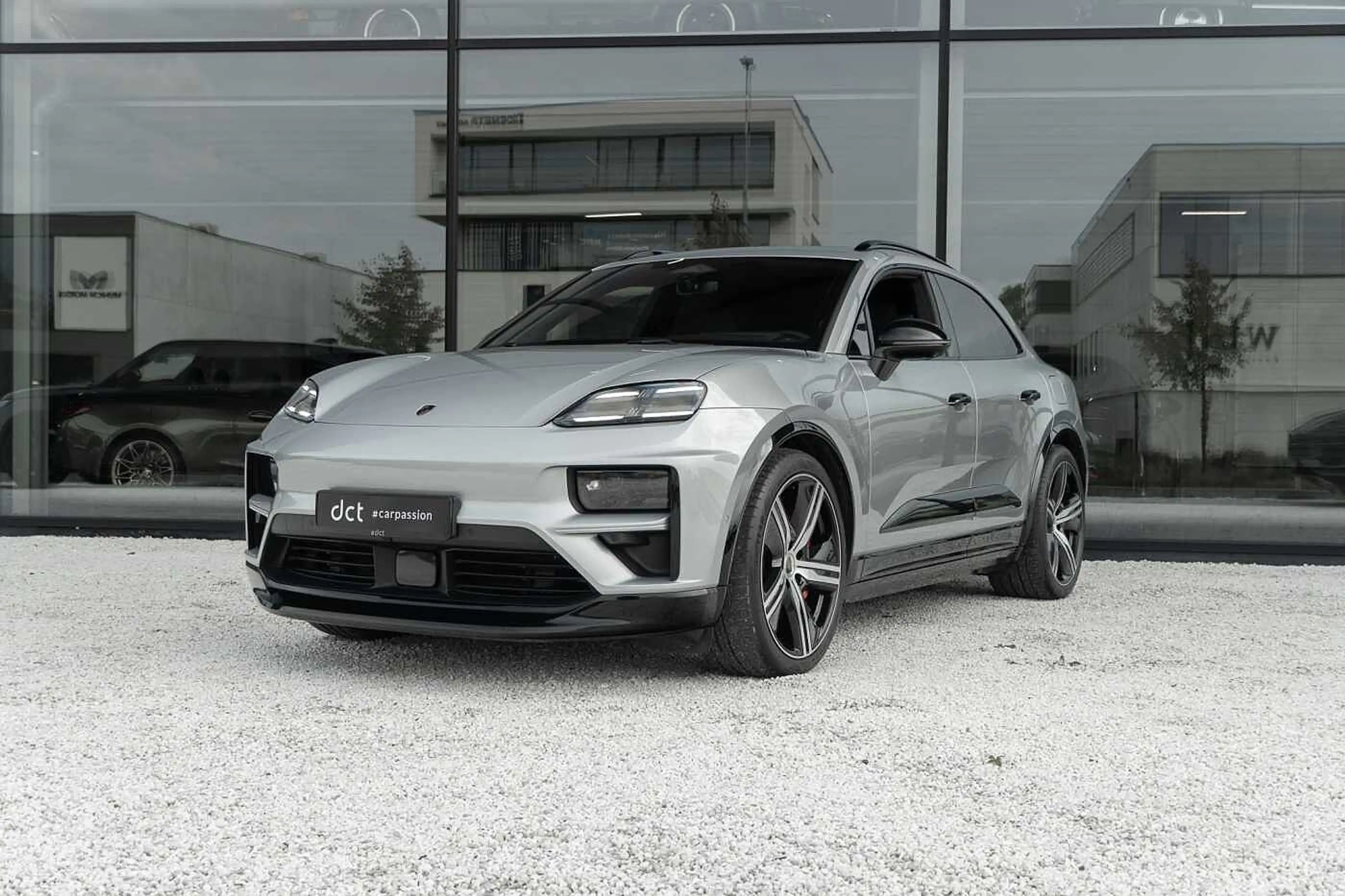 Porsche Macan Turbo New Price of 152.000 euros!
