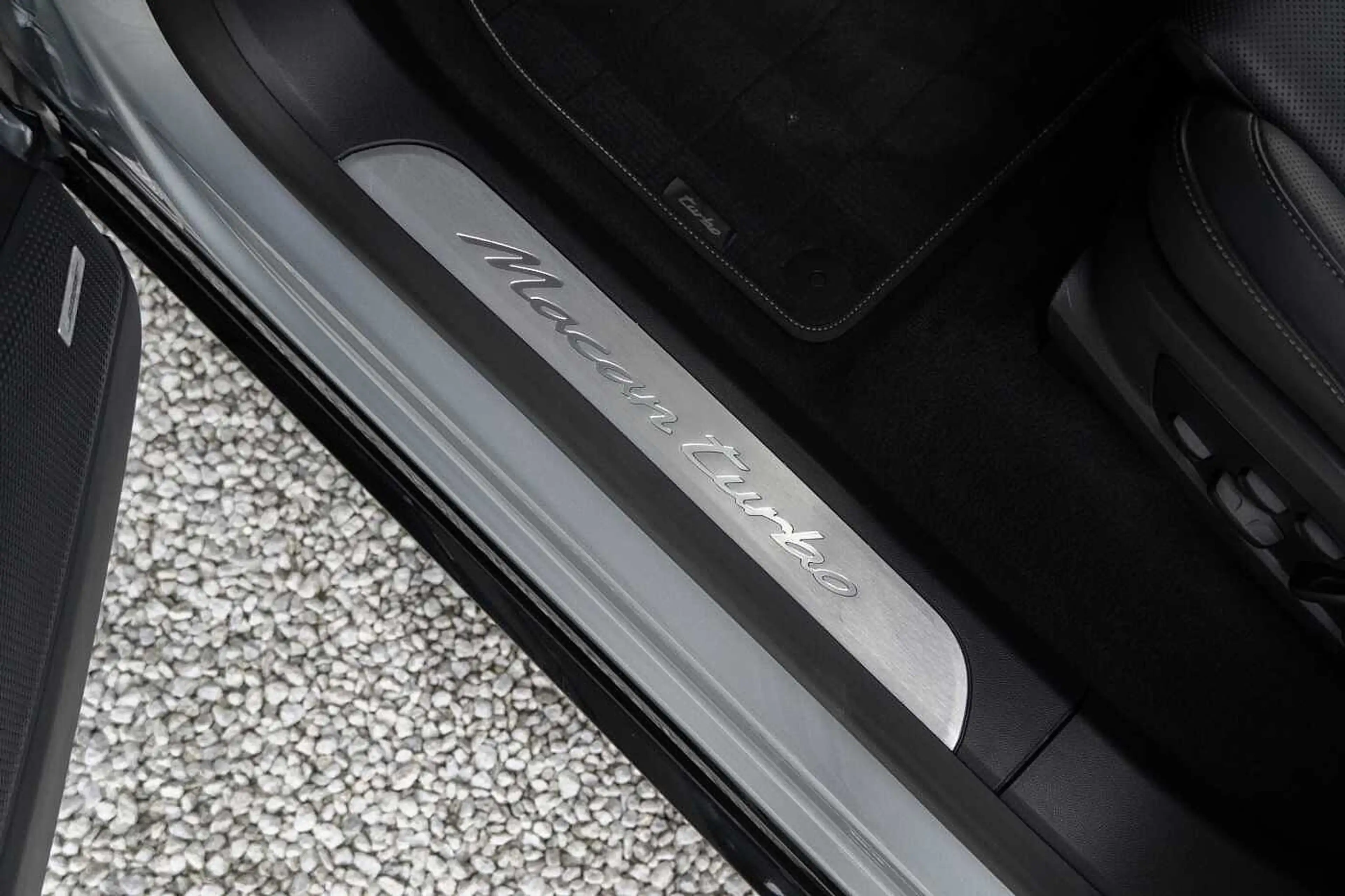Porsche Macan Turbo New Price of 152.000 euros! — photo 10