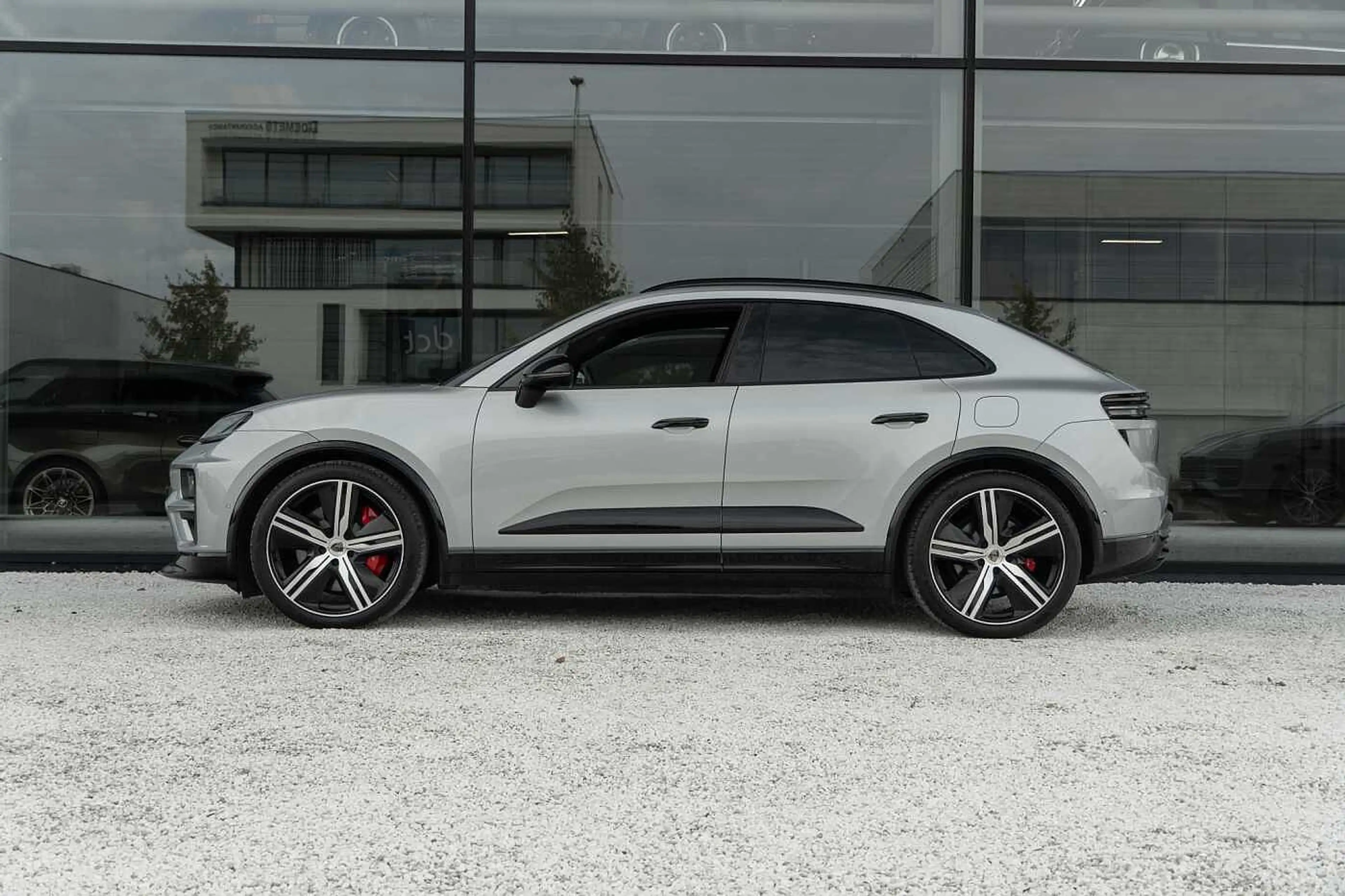 Porsche Macan Turbo New Price of 152.000 euros! — photo 6