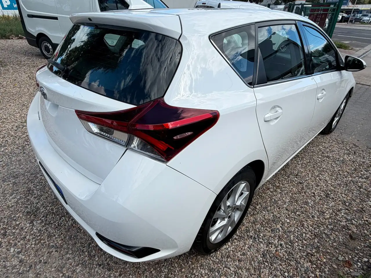 Toyota Auris — photo 8 sur 24