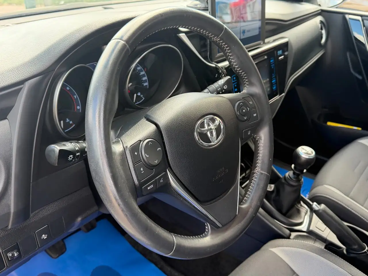 Toyota Auris — photo 14 sur 24
