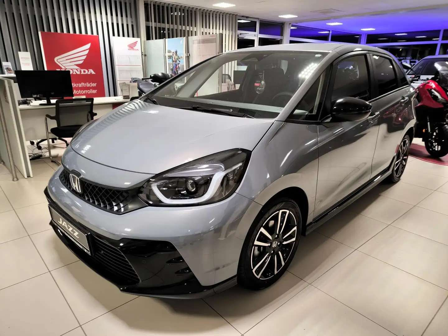 Honda Jazz 1,5 Advance Sport Hybrid Gris - 2