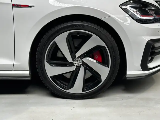 Volkswagen Golf view 10