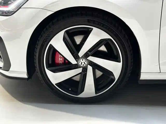 Volkswagen Golf view 9
