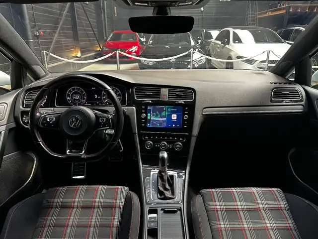Volkswagen Golf view 13