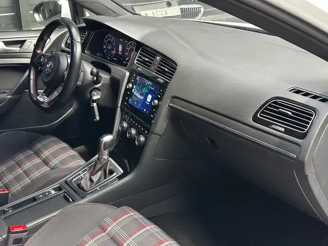 Volkswagen Golf view 15