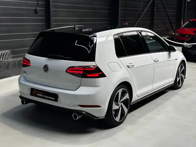 Volkswagen Golf view 4