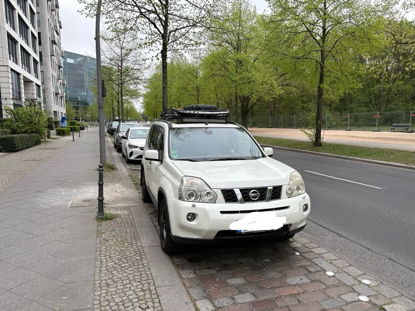 Nissan X-Trail X-Trail 2.5 4x4 CVT-Automatik LE Weiß - 2